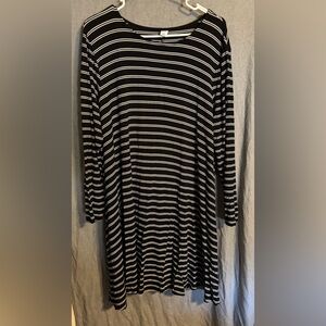 Old Navy Black and White A-Line Dolman Sleeve Dress